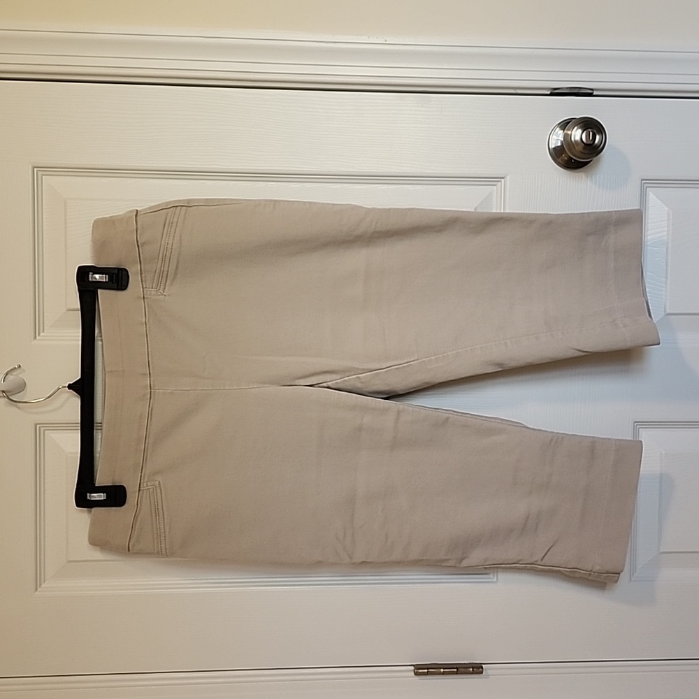 Capri pants